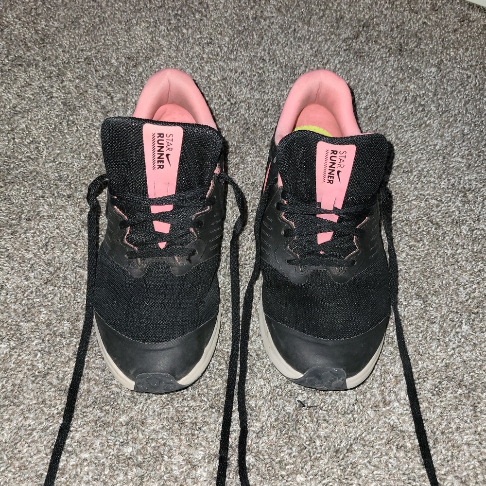 Nike Black and Pink Girls Sneakers!
